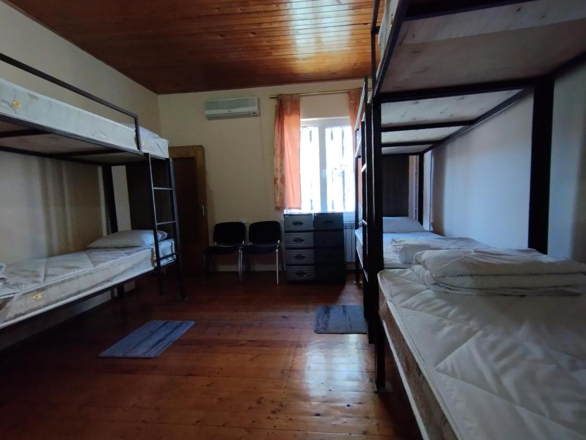 Wooden_Room_Hostel 예레반 외부 사진