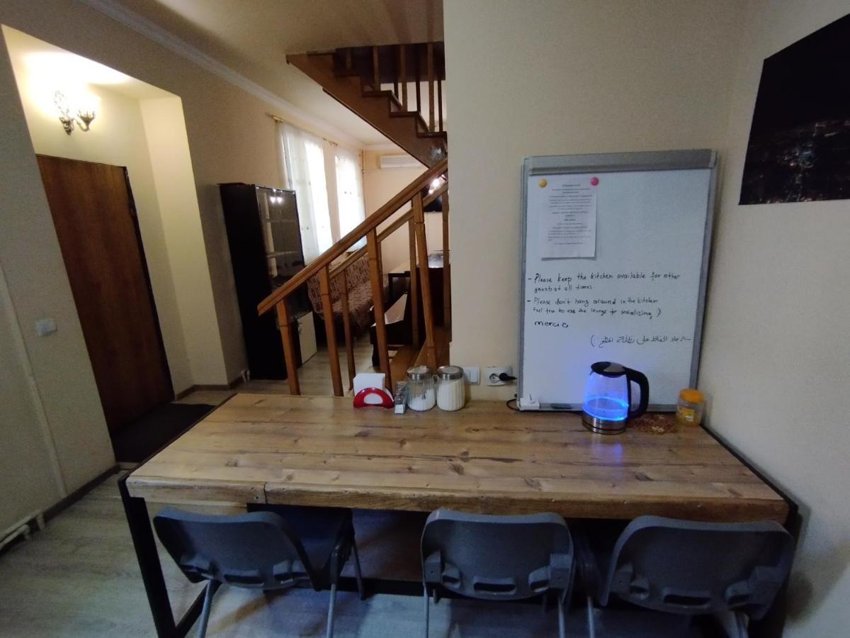 Wooden_Room_Hostel 예레반 외부 사진
